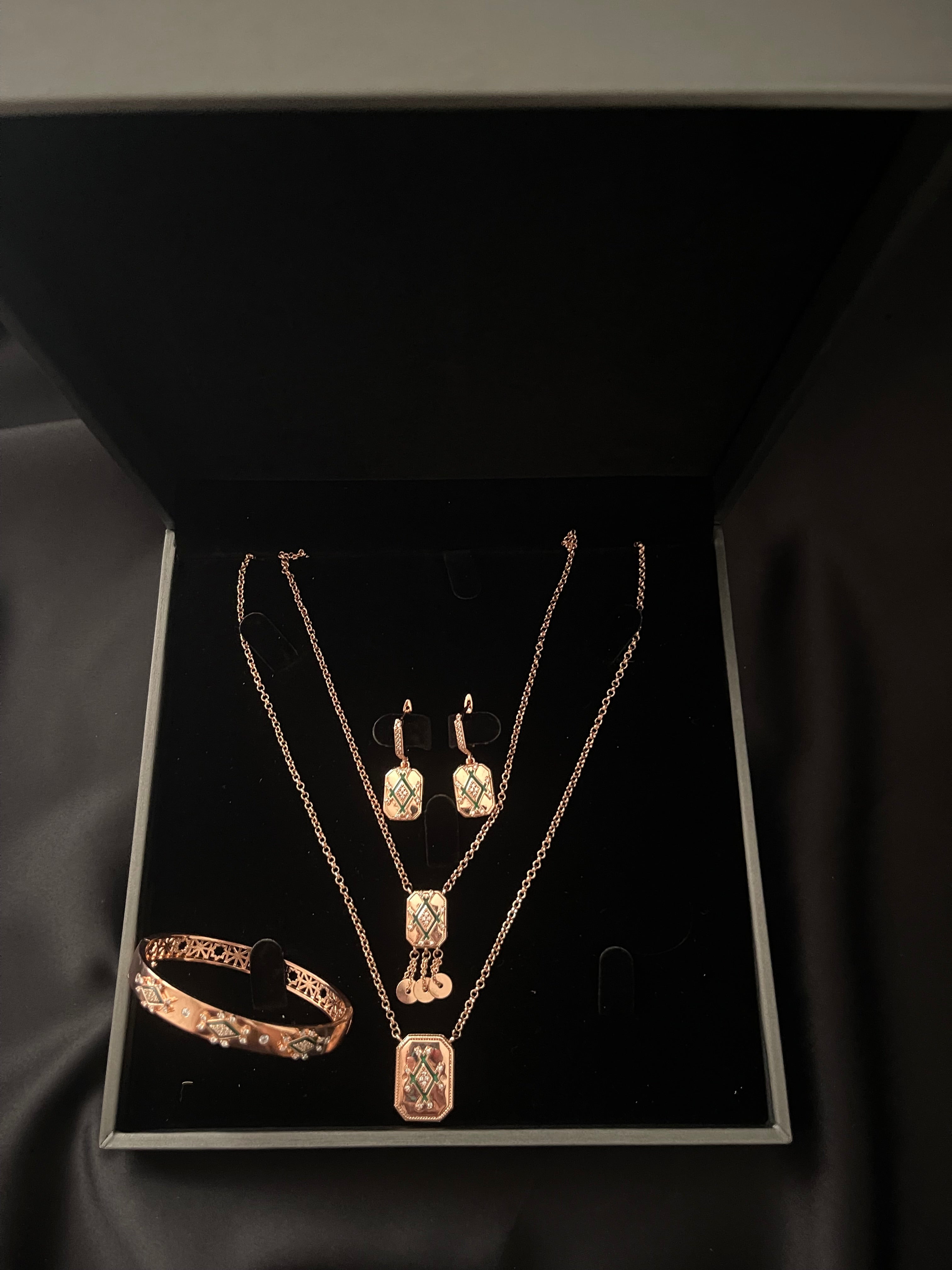 Ensemble Izza – Élégance Berbère