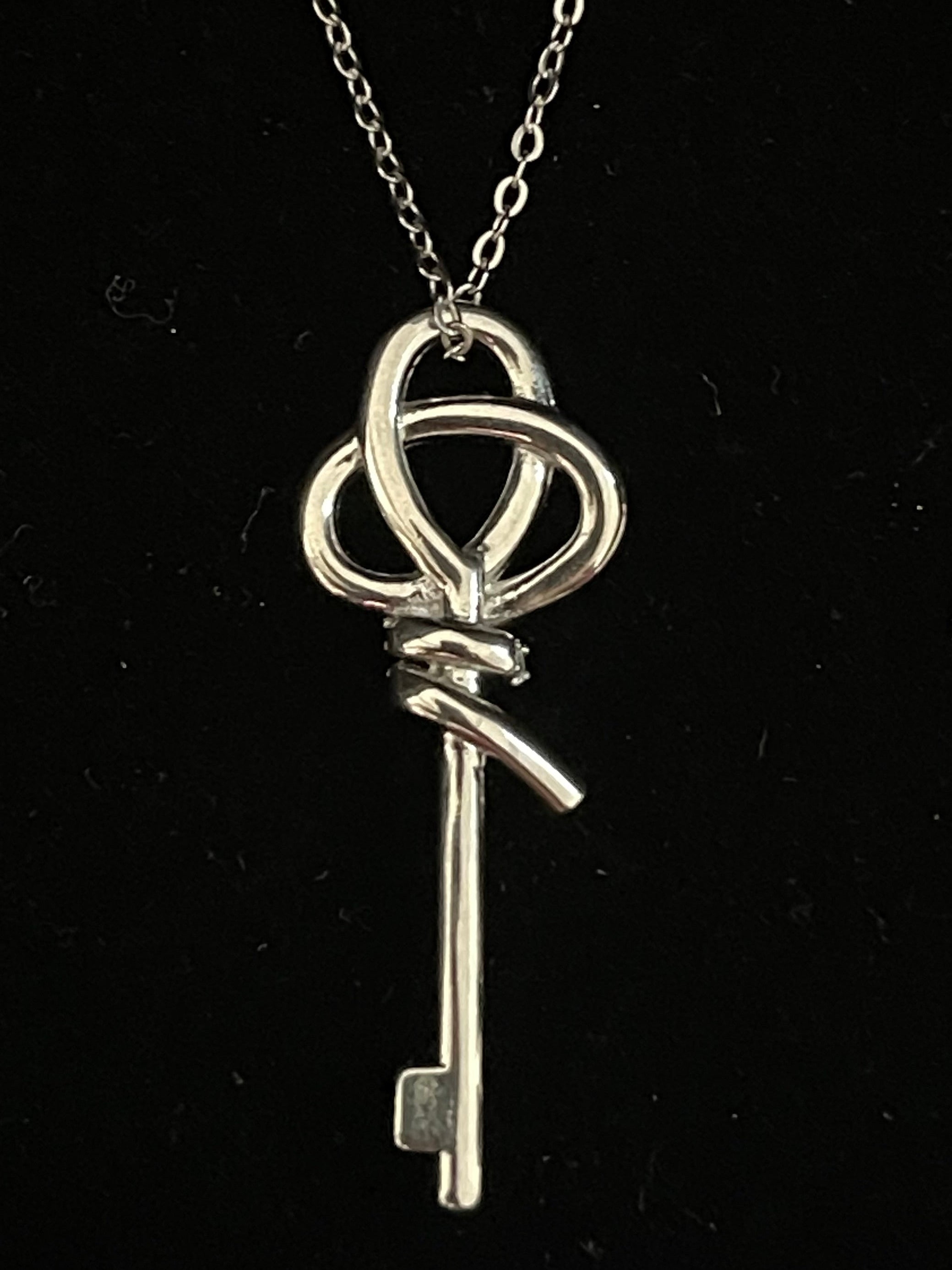 Collier Clé Élégance Réversible