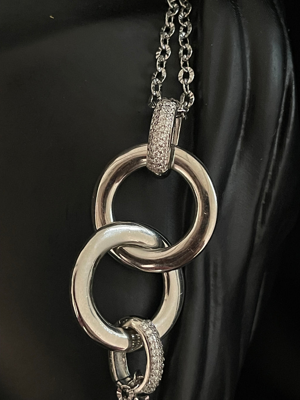 Sautoir Double Anneaux Argentés