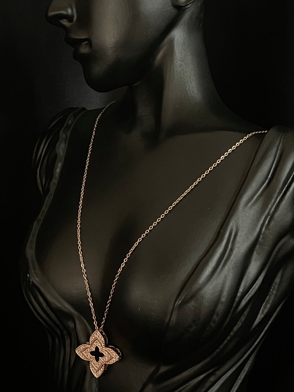 Sautoir Fleur Royale –  Rose Gold