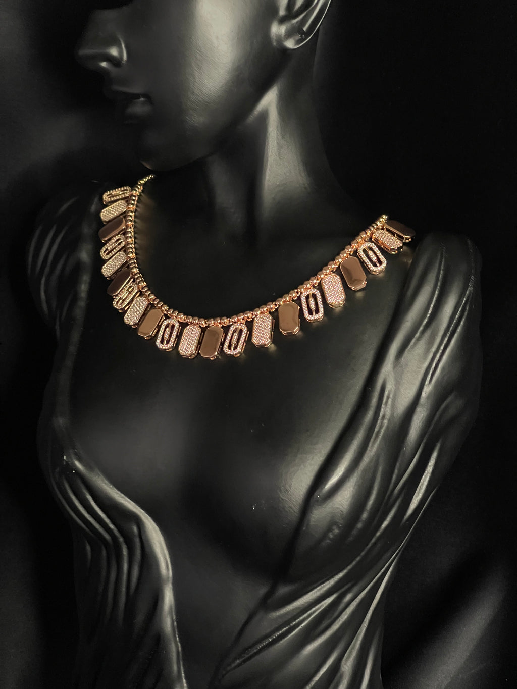 Collier Élégance Royale – Rose Gold